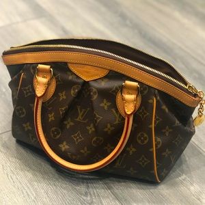 LOUIS VUITTON
TIVOLI